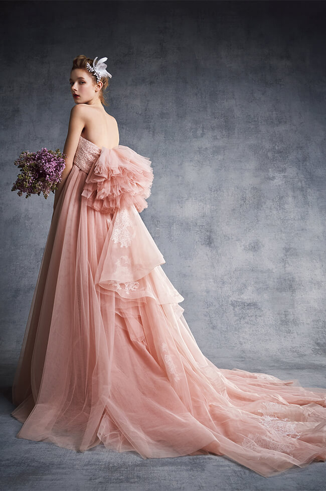 上品ピンクのふわふわドレスウェディング - ウェディング